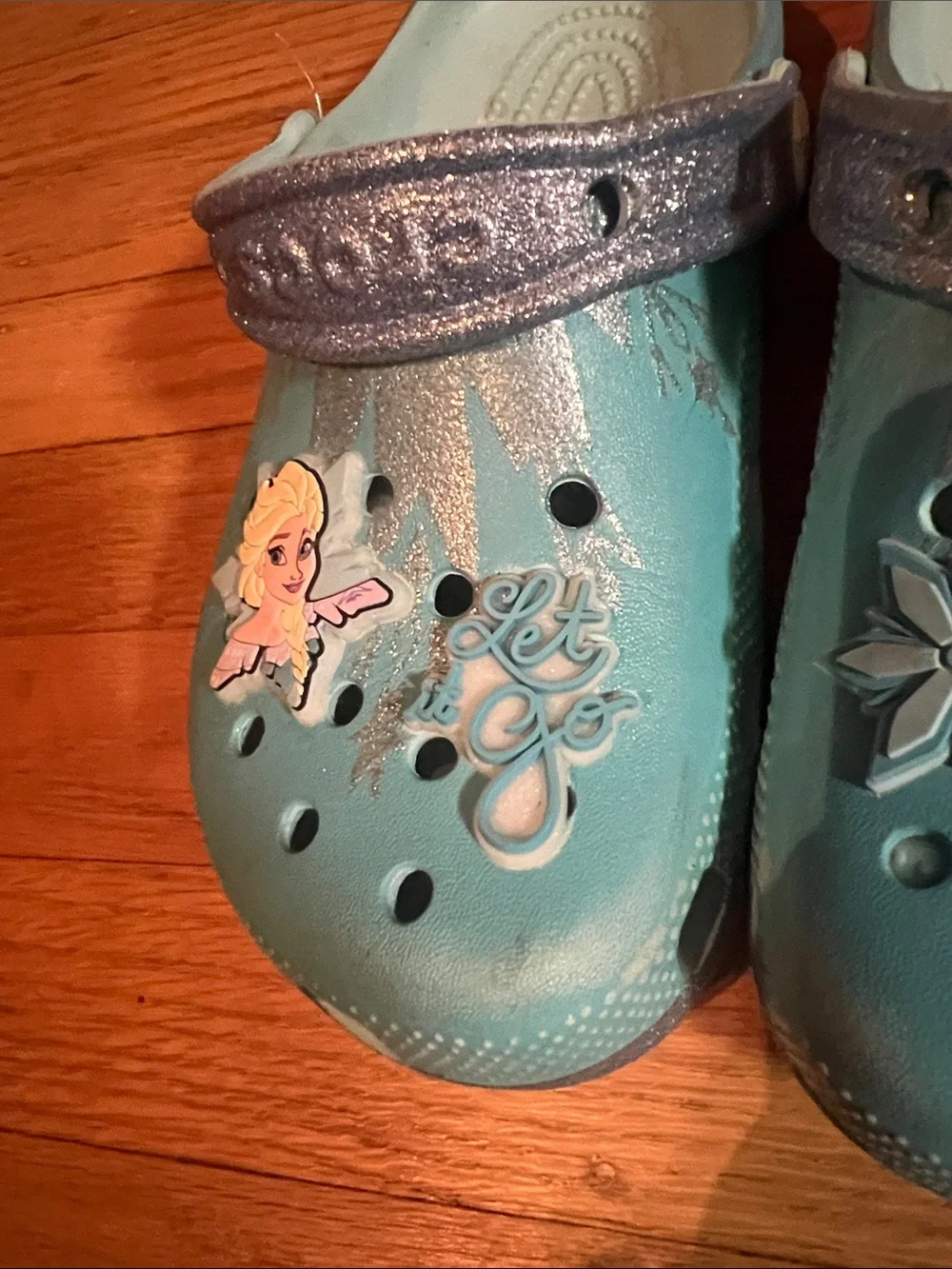 CROCS Kids Aqua Elsa Glitter Strap Clogs